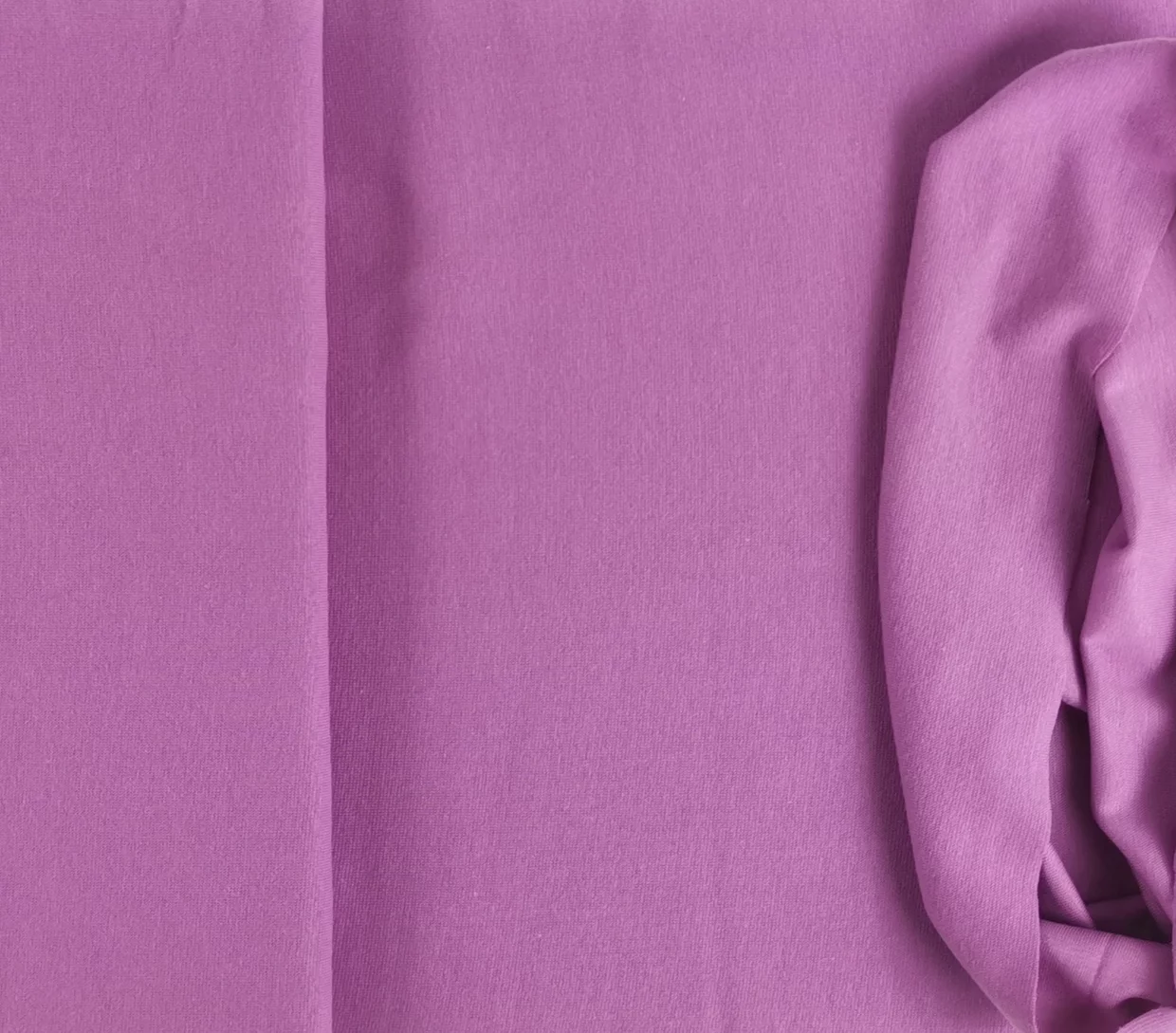Kuvassa Yksivärinen pehmeä resori Liila / vaalea violetti X440