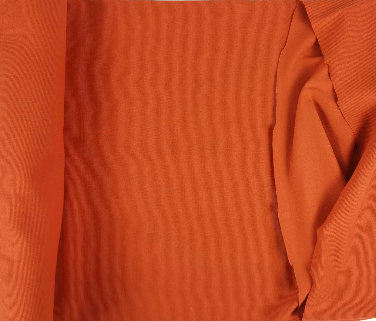 Kuvassa Yksivärinen kotimainen resori Poltettu oranssi H115
