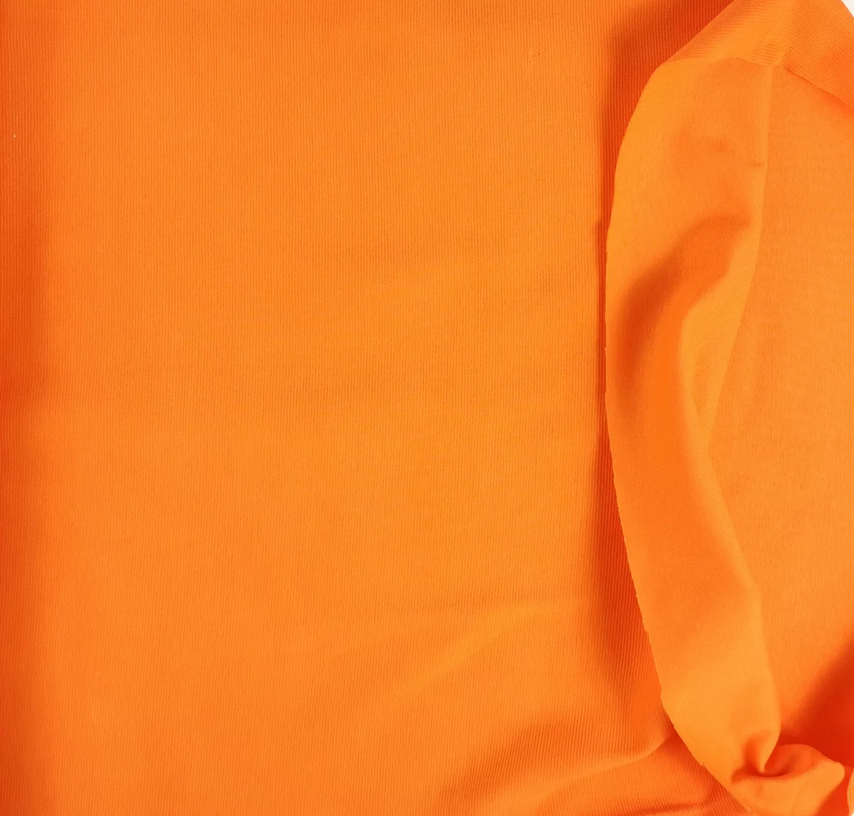 Kuvassa Yksivärinen kotimainen resori Voimakas oranssi H112